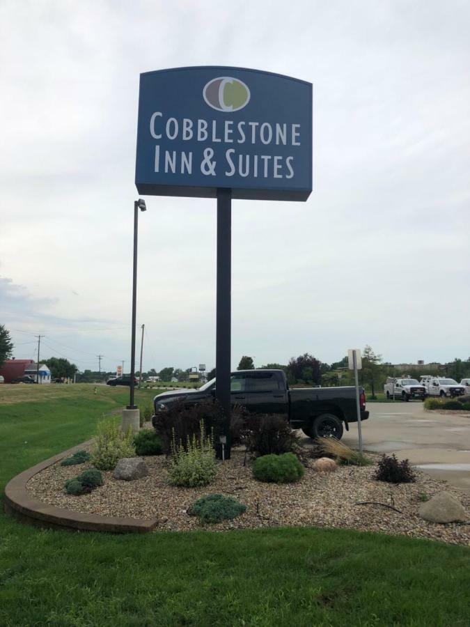 Cobblestone Inn & Suites Fort Madison Exterior photo